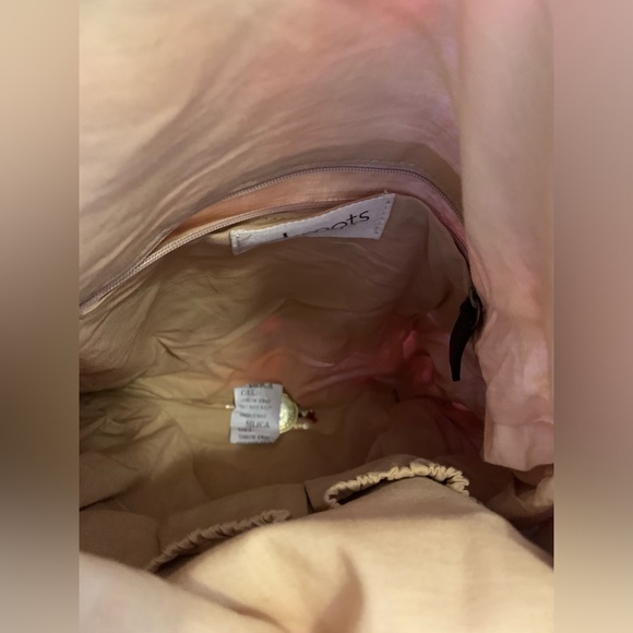 Beautiful Sakroots Crossbody Bag in EUC. - Picture 6 of 8